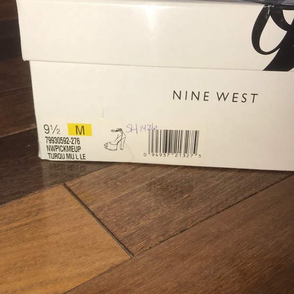 EUC Nine West Size 9 1/2 Turquoise Platform Heels - Picture 6 of 6